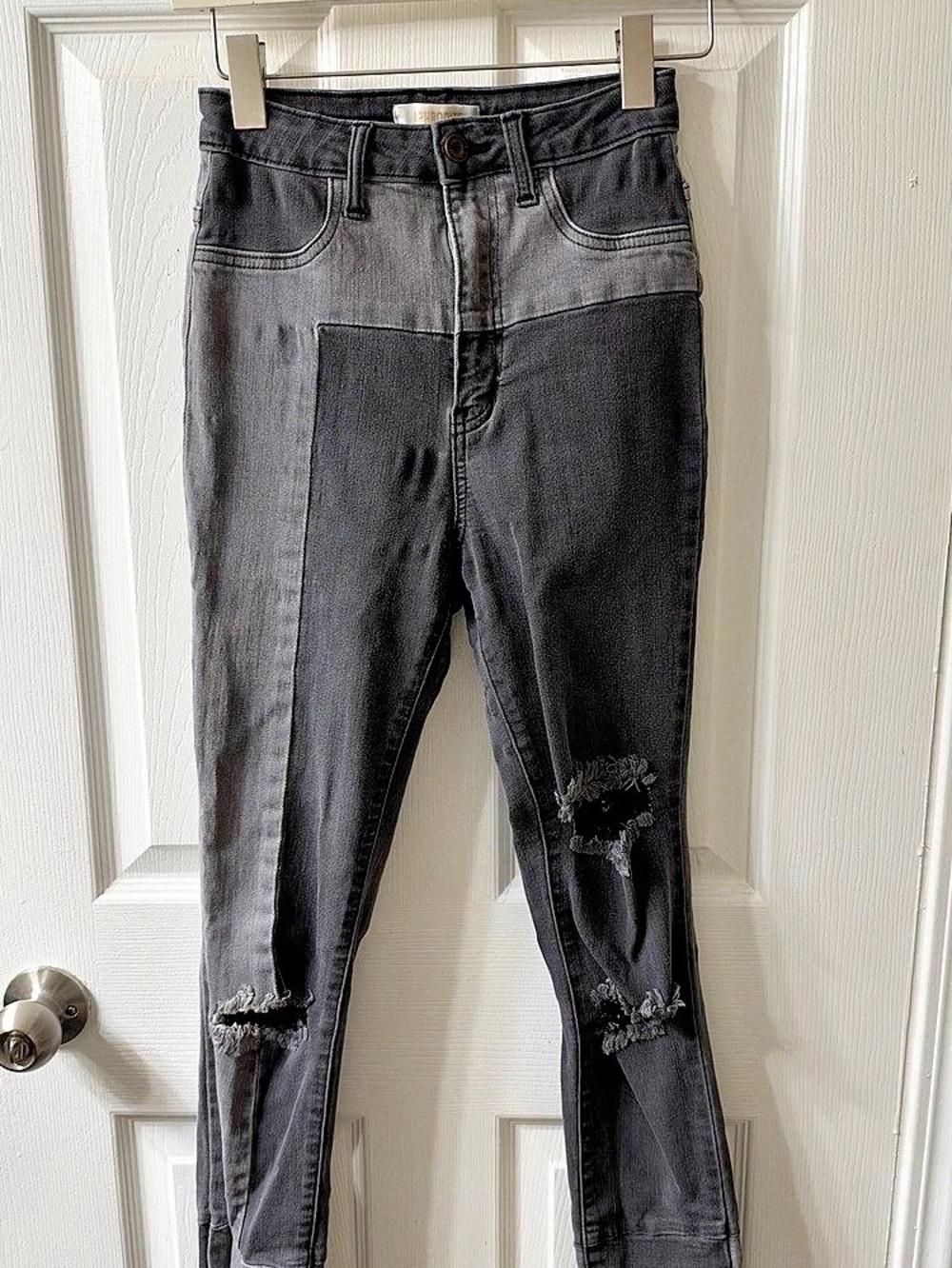 Fashion Nova Distressed Skinny Jeans in Black